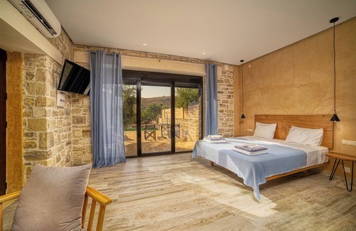 Kalamaki Hotel | Olive suites de lujo 2019 - suites de lujo con piscina privada y jacuzzi interior