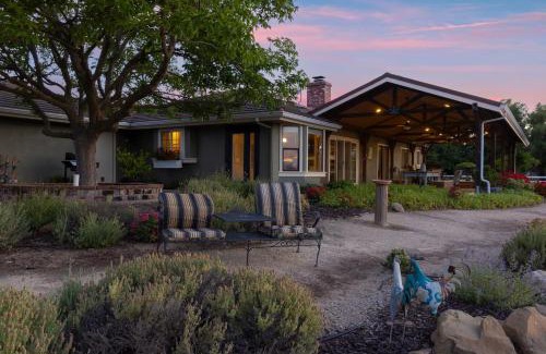 Paso Robles Casa | Olive Ranch by AvantStay Enjoy Sunsets over the Valley 4.5 Acre Ranch Home