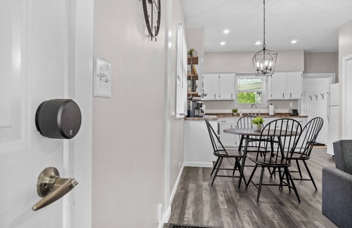 Bloomington Casa | Olive Street Bungalow, located in the family friendly east-side historical area.
