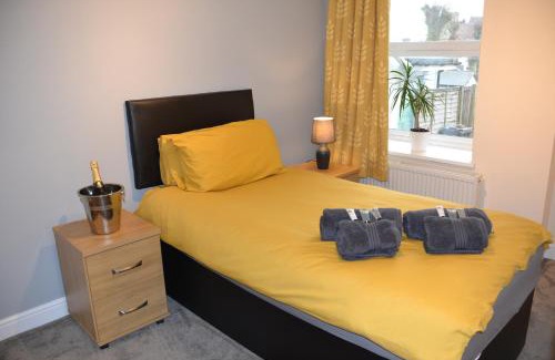 Salisbury Apartamento | Olive Tree 2 bed Apartment - STAYSEEKERS