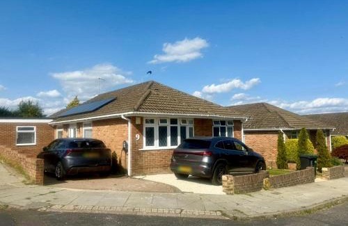 Brighton Casa | Olive Tree Brighton-Bright & Spacious 4 bedroom home with Garden & Free parking