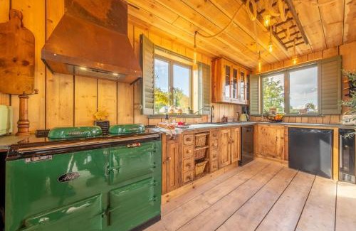 Upper Dicker Casa | Olive Tree House