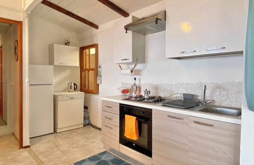 Villaggio delle Mimose Casa | Olive Tree Oasis: Coastal Charm & Sea Views
