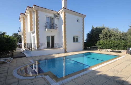 Karsiyaka Villa | Villa Olive Tree 3 habitaciones con piscina privada. Nuevo para el verano 2019