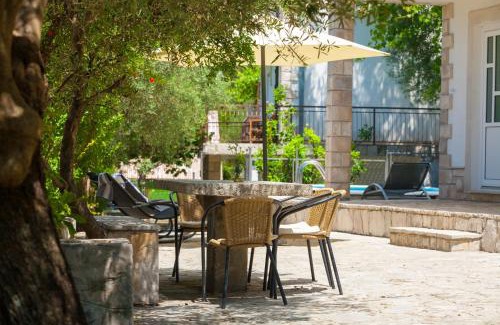 Podi Villa | Olive Tree Villa