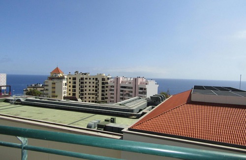 Funchal Apartamento | Oliveira's Atlantic View - 2 bed apt Sleeps 6