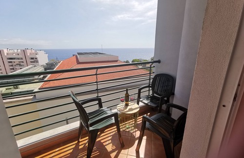 Funchal Apartamento | Oliveira's Atlantic View - 2 bed apt Sleeps 6