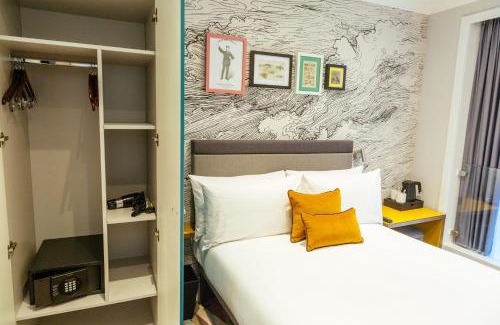 Earl's Court Hotel | Oliver Plaza Hotel