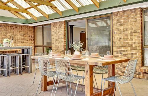 McLaren Vale Casa | Oliver's Homestead - An Idyllic Vineyard Retreat
