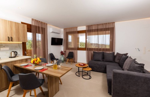 Houdetsi Apartamento | Olivia,a modern retreat near beach & amenities