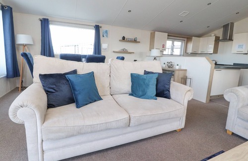 Heysham Cabaña | OLIVIA'S RETREAT, pet friendly, country holiday cottage in Heysham