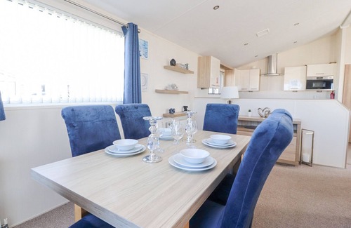Heysham Cabaña | OLIVIA'S RETREAT, pet friendly, country holiday cottage in Heysham