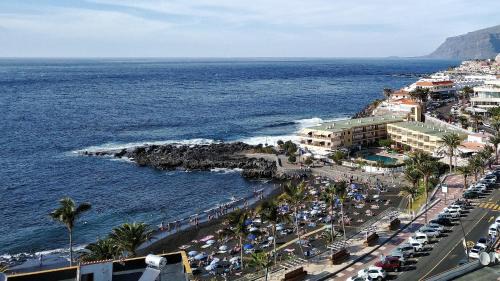 Puerto de Santiago Apartamento | OLIVIA SUNSET BLISS - AC, fibre net, large pool, La Gomera and ocean view