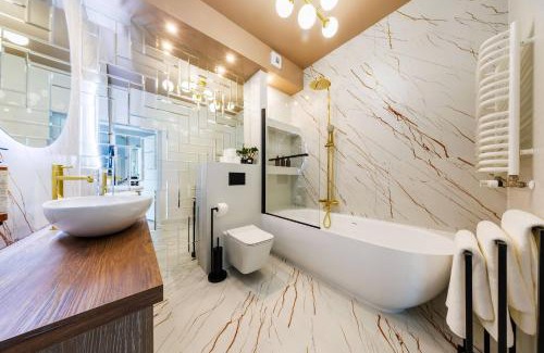 Rzeszow Apartamento | OLSZYNKI PARK- SkyV Luxury Premium Apartment with View, City Centre by StayNest