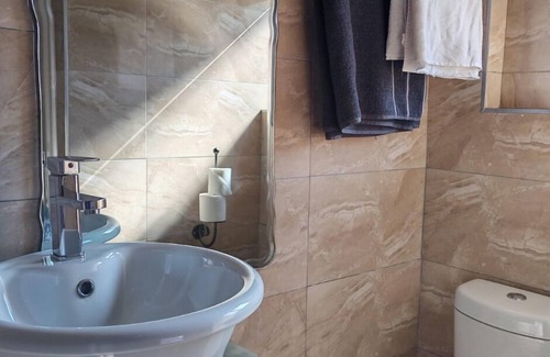 Kempton Park Casa | Olu Guest Lodge