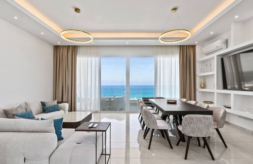 Kissonerga Apartamento | Olymp White Palace - Luxury Beachfront House for Elites