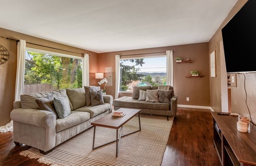 West Hills Casa | Olympic Mountain-view home by St. Michael Medical Center with large lawn & W/D