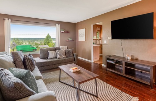 West Hills Casa | Olympic Mountain-view home by St. Michael Medical Center with large lawn & W/D