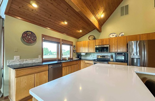 Sequim Casa | Olympic Oasis Tranquil Retreat Near Dungeness Wildlife Refuge Hot Tub