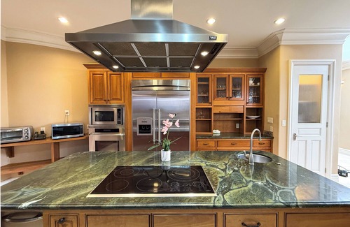 Los Altos Hills Villa | Muse II: NEW Luxury 5-Bedroom Mansion: Pool, Pianos, KTV & Skyline Bliss