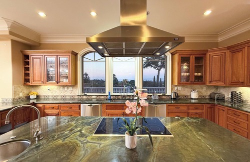 Los Altos Hills Villa | Muse II: NEW Luxury 5-Bedroom Mansion: Pool, Pianos, KTV & Skyline Bliss