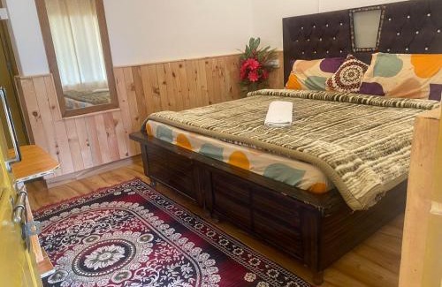 Tosh Casa | Om parvati