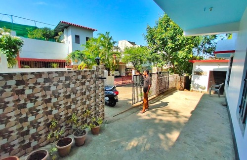 Sualkuchi Casa | OM VILLA guest house