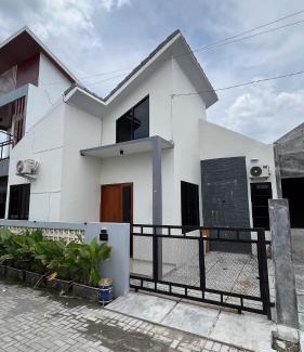 Colomadu Casa | Omah Gedongan Homestay