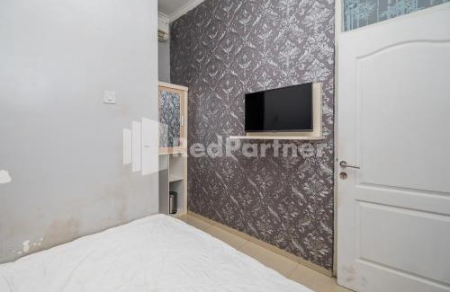 Malang Hotel | Omah Kalimosodo Mitra RedDoorz near Stasiun Malang Kota Baru