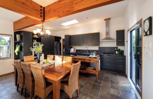 Omaha Casa | Omaha Beach House - Omaha Holiday Home