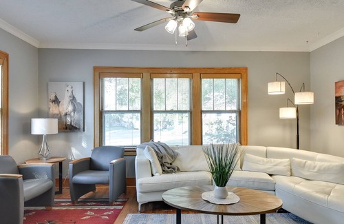 Aksarben - Elmwood Park Casa | Omaha Mid-Town Beauty w the charm, amenities & hospitality u are looking for!