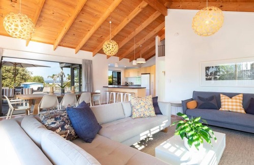 Omaha Casa | Omaha's Shore Thing