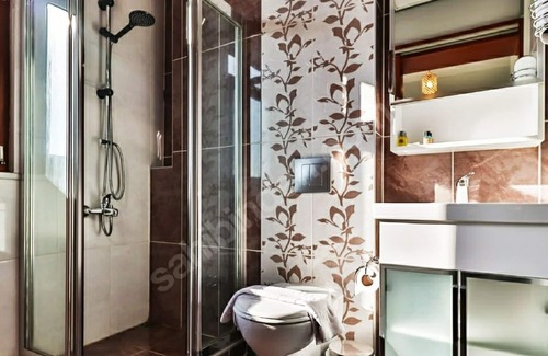 Gumussuyu Mahallesi Hotel | Omar Sultan Suites