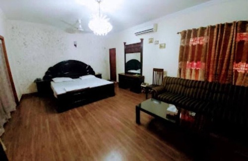 Johar Town Hotel | Omega Inn Hotel