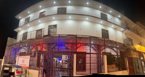 Faizabad Casa | Omji - Shri Ram Janki Ashram, 20 min walk to Ram Janmabhumi Temple