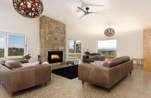 Durran Durra Casa | On a Hill