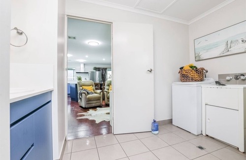 Agnes Water Casa | On Agnes Time - Large Three-Bedroom Beach House in the Heart of Agnes Water