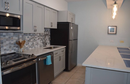 Estate Golden Rock Condominio | On Beautiful Sugar Beach: Beachfront Condo in Club St Croix Complex