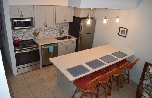 Estate Golden Rock Condominio | On Beautiful Sugar Beach: Beachfront Condo in Club St Croix Complex
