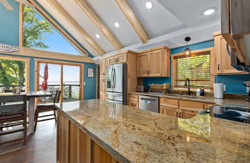 Nisswa Casa | On Gull Lake | Hot Tub | Fireplace | Fire Pit