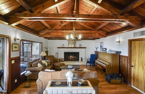 Lake Whitney Casa | On Lake Retreats Family Gatherings Game Room Pets