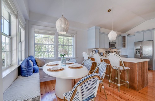 Old Town Casa | On Main St! Private Heated pool, Golf cart included, Sleeps 10