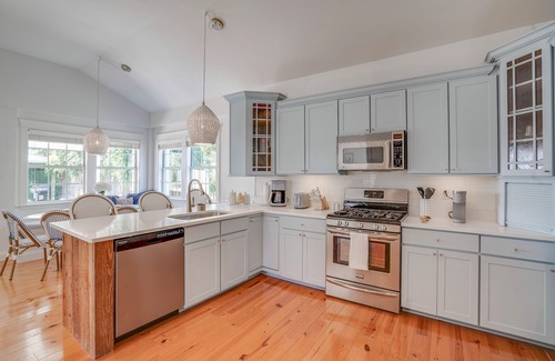 Old Town Casa | On Main St! Private Heated pool, Golf cart included, Sleeps 10