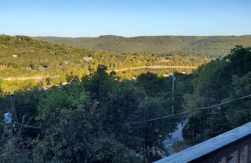 Holiday Island Casa | ON MOUNTAINTOP with beautiful views!