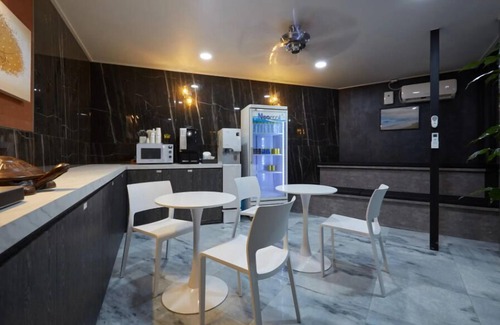 Bupyeong Hotel | ON & OFF HOTEL