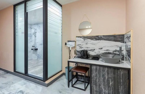 Bupyeong Hotel | ON & OFF HOTEL