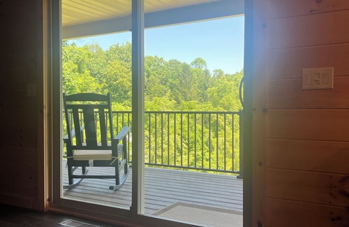 Lafferty Cabina | On Point Cabin - New Modern Hunting & Fishing Retreat - Piedmont Lake, Ohio