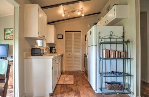 Carmine Casa | On Scenic 60-Acre Farm Carmine Cottage with Porch