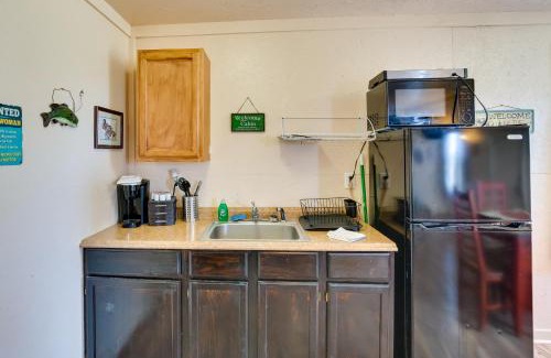 Cayuga Apartamento | On-Site Boat Ramp Pet-Friendly Kerens Studio!
