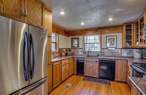 Streetman Cabina | On-Site Lake Access: Streetman Vacation Rental!